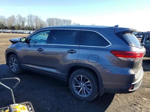 5TDJZRFH4HS363177 2017 TOYOTA HIGHLANDER - Image 2