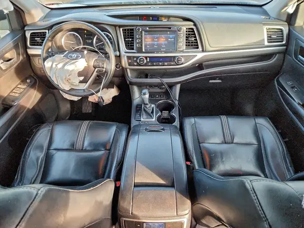 5TDJZRFH4HS363812 2017 TOYOTA HIGHLANDER - Image 8