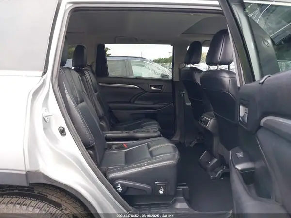 5TDJZRFH4HS365141 2017 TOYOTA HIGHLANDER - Image 8