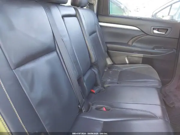 5TDJZRFH4HS365172 2017 TOYOTA HIGHLANDER - Image 8