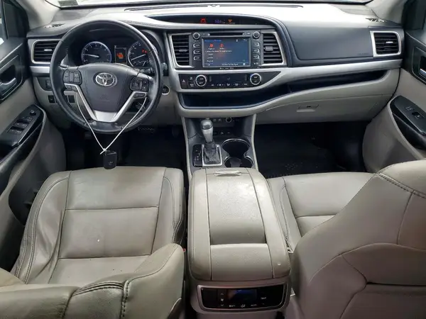 5TDJZRFH4HS366533 2017 TOYOTA HIGHLANDER - Image 8