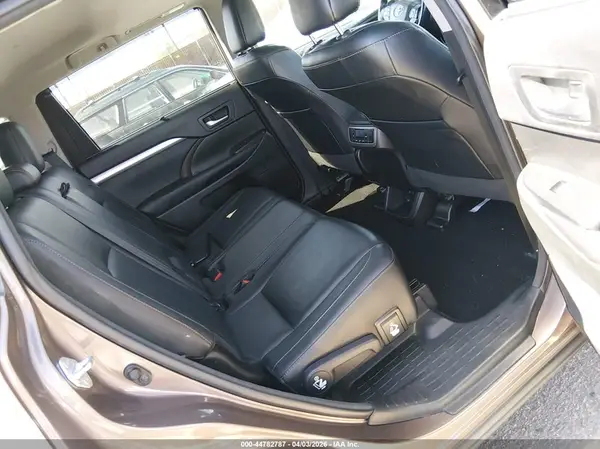 5TDJZRFH4HS367780 2017 TOYOTA HIGHLANDER - Image 8