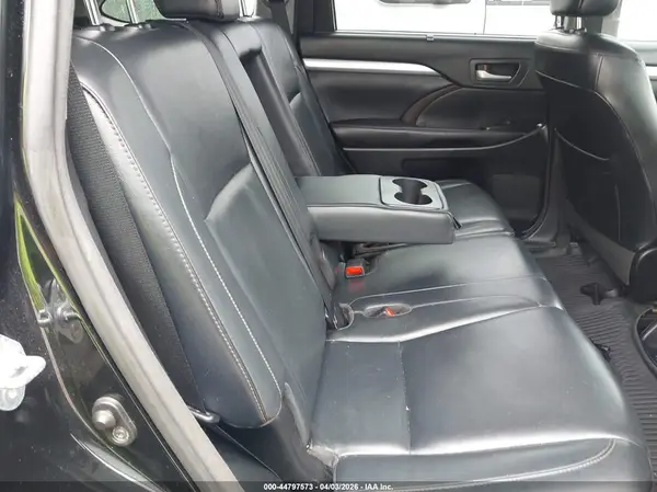 5TDJZRFH4HS372171 2017 TOYOTA HIGHLANDER - Image 8