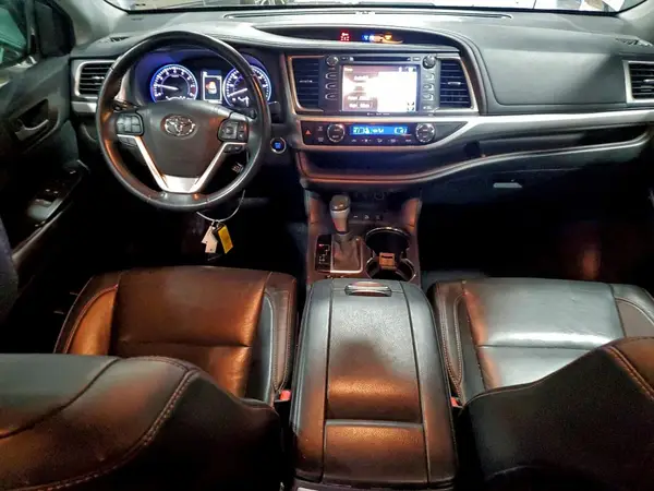 5TDJZRFH4HS372672 2017 TOYOTA HIGHLANDER - Image 8