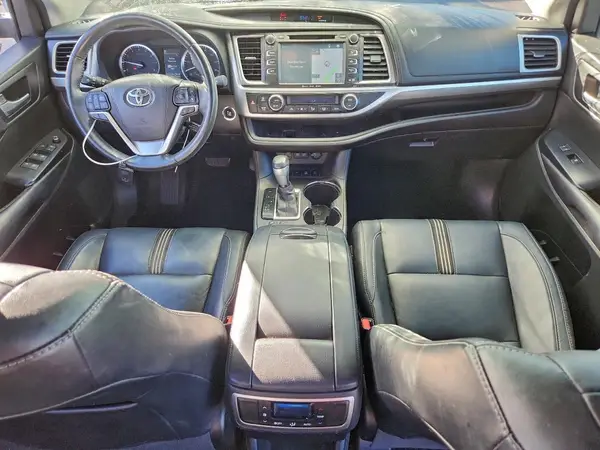 5TDJZRFH4HS377452 2017 TOYOTA HIGHLANDER - Image 8