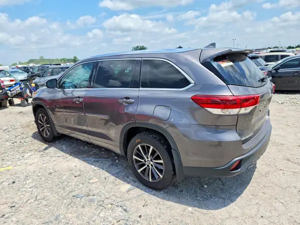 5TDJZRFH4HS379508 2017 TOYOTA HIGHLANDER - Image 2