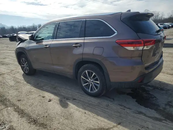 5TDJZRFH4HS382778 2017 TOYOTA HIGHLANDER - Image 2