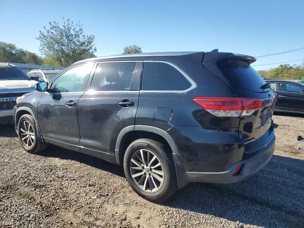5TDJZRFH4HS389195 2017 TOYOTA HIGHLANDER - Image 2