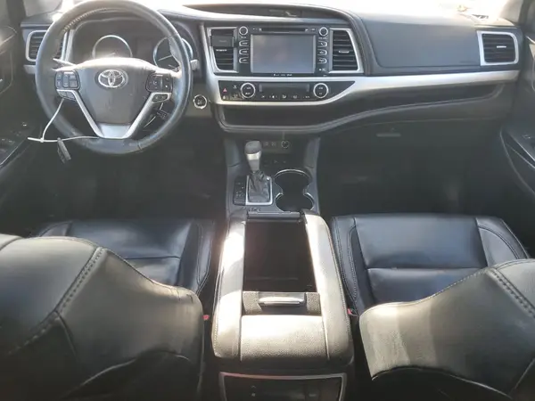 5TDJZRFH4HS389195 2017 TOYOTA HIGHLANDER - Image 8