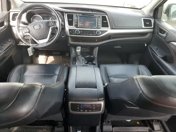 5TDJZRFH4HS389729 2017 TOYOTA HIGHLANDER - Image 8