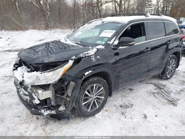 5TDJZRFH4HS391111 2017 TOYOTA HIGHLANDER - Image 2