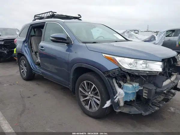 5TDJZRFH4HS393151 2017 TOYOTA HIGHLANDER - Image 1