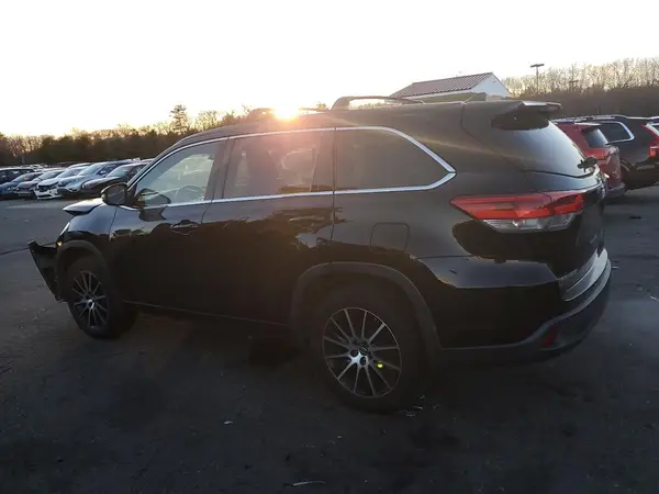 5TDJZRFH4HS397250 2017 TOYOTA HIGHLANDER - Image 2