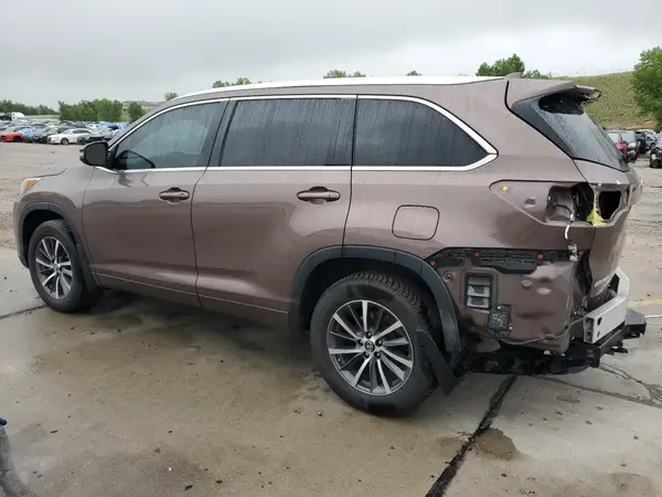 5TDJZRFH4HS398415 2017 TOYOTA HIGHLANDER - Image 2