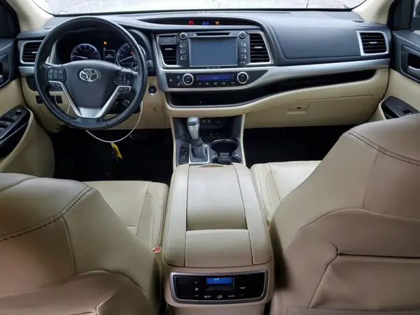 5TDJZRFH4HS398415 2017 TOYOTA HIGHLANDER - Image 8
