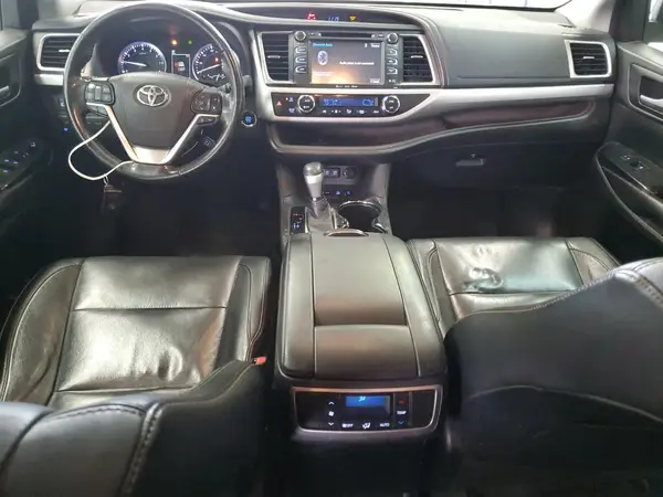 5TDJZRFH4HS398592 2017 TOYOTA HIGHLANDER - Image 8