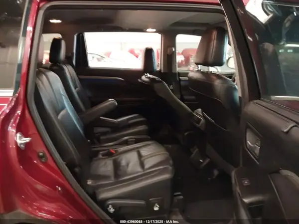 5TDJZRFH4HS399371 2017 TOYOTA HIGHLANDER - Image 8