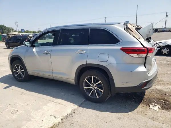 5TDJZRFH4HS400096 2017 TOYOTA HIGHLANDER - Image 2