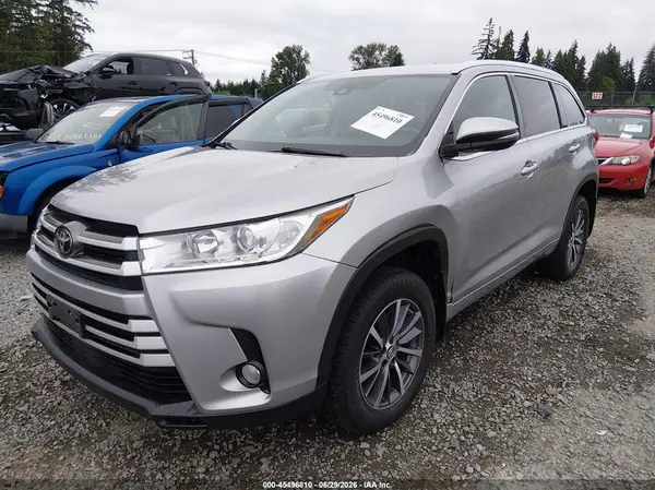5TDJZRFH4HS413205 2017 TOYOTA HIGHLANDER - Image 2