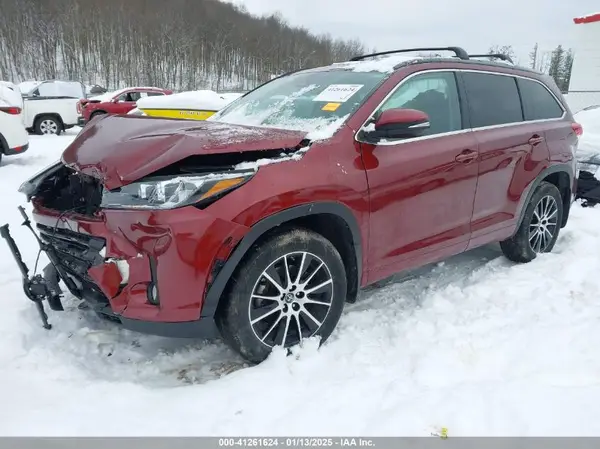 5TDJZRFH4HS414807 2017 TOYOTA HIGHLANDER - Image 2