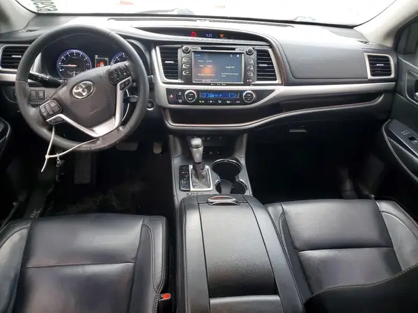 5TDJZRFH4HS415407 2017 TOYOTA HIGHLANDER - Image 8