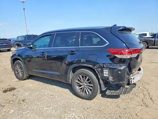 5TDJZRFH4HS417187 2017 TOYOTA HIGHLANDER - Image 2