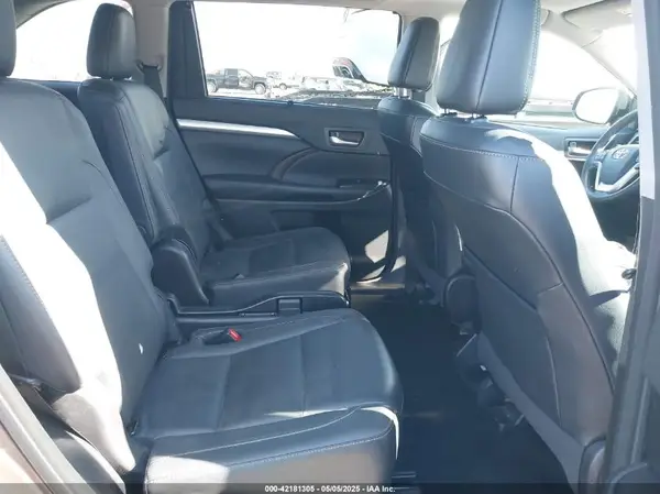 5TDJZRFH4HS419151 2017 TOYOTA HIGHLANDER - Image 8