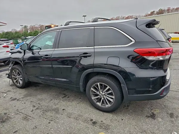 5TDJZRFH4HS424009 2017 TOYOTA HIGHLANDER - Image 2