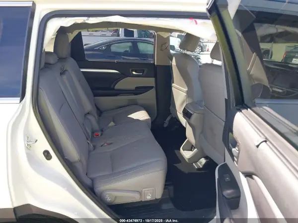 5TDJZRFH4HS425449 2017 TOYOTA HIGHLANDER - Image 8