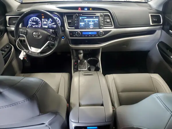 5TDJZRFH4HS425659 2017 TOYOTA HIGHLANDER - Image 8