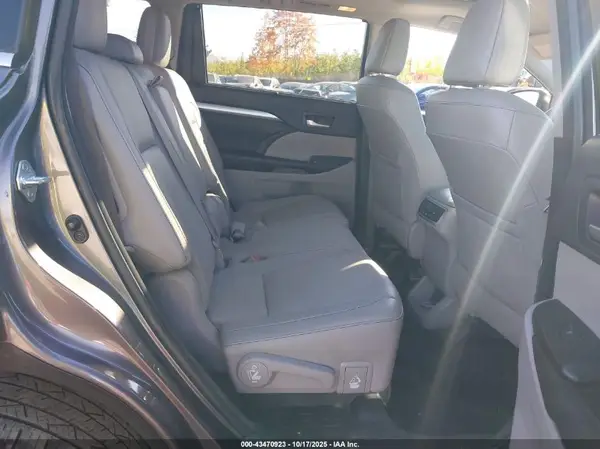 5TDJZRFH4HS426150 2017 TOYOTA HIGHLANDER - Image 8