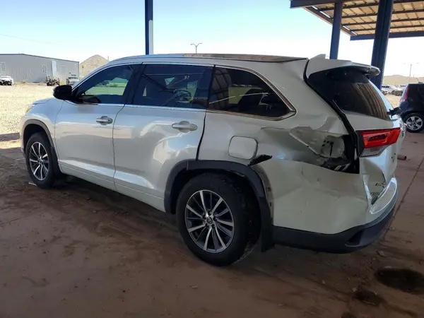 5TDJZRFH4HS426178 2017 TOYOTA HIGHLANDER - Image 2