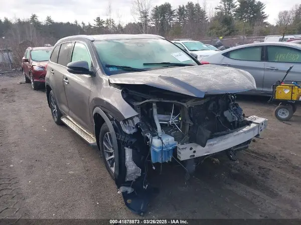 5TDJZRFH4HS426925 2017 TOYOTA HIGHLANDER - Image 1