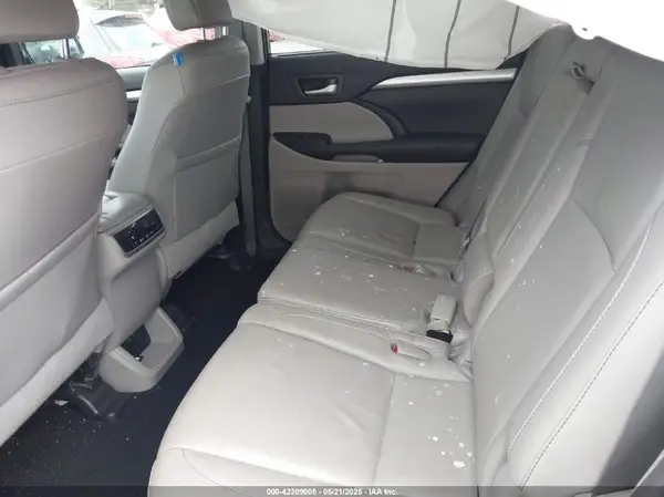 5TDJZRFH4HS430070 2017 TOYOTA HIGHLANDER - Image 8