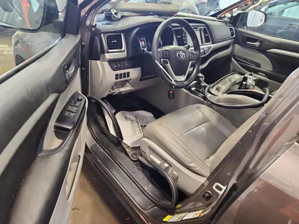 5TDJZRFH4HS431087 2017 TOYOTA HIGHLANDER - Image 8