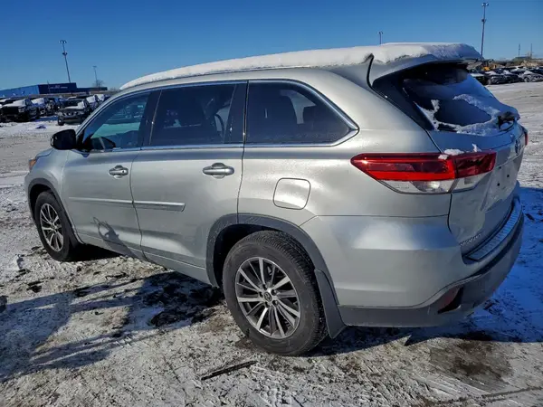 5TDJZRFH4HS432885 2017 TOYOTA HIGHLANDER - Image 2