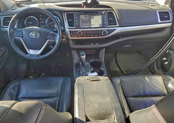 5TDJZRFH4HS432885 2017 TOYOTA HIGHLANDER - Image 8