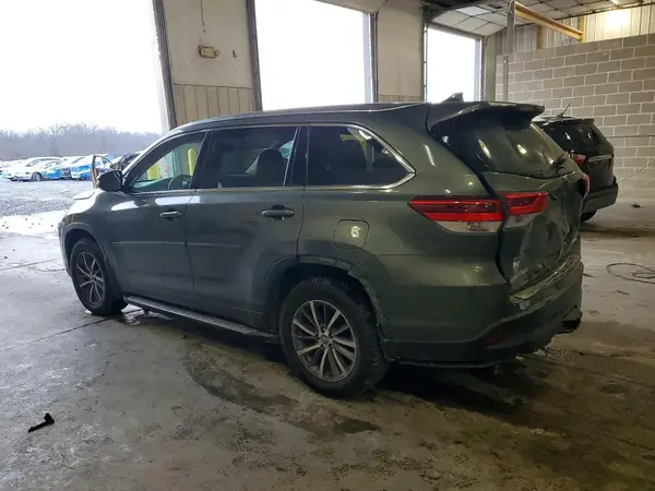 5TDJZRFH4HS445426 2017 TOYOTA HIGHLANDER - Image 2