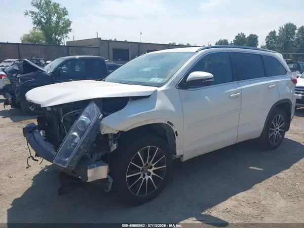 5TDJZRFH4HS446950 2017 TOYOTA HIGHLANDER - Image 2