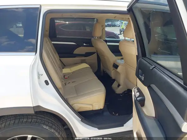 5TDJZRFH4HS448617 2017 TOYOTA HIGHLANDER - Image 8