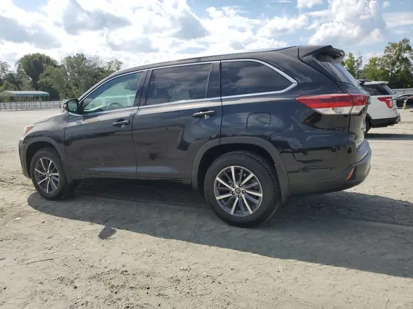 5TDJZRFH4HS450528 2017 TOYOTA HIGHLANDER - Image 2