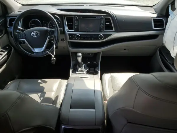 5TDJZRFH4HS450528 2017 TOYOTA HIGHLANDER - Image 8
