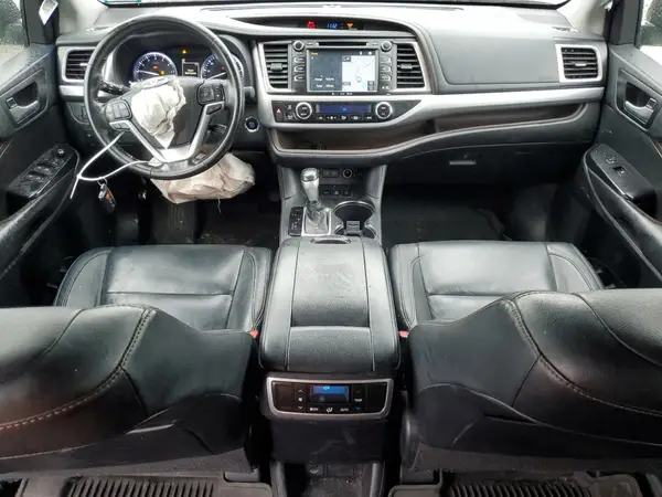 5TDJZRFH4HS451470 2017 TOYOTA HIGHLANDER - Image 8