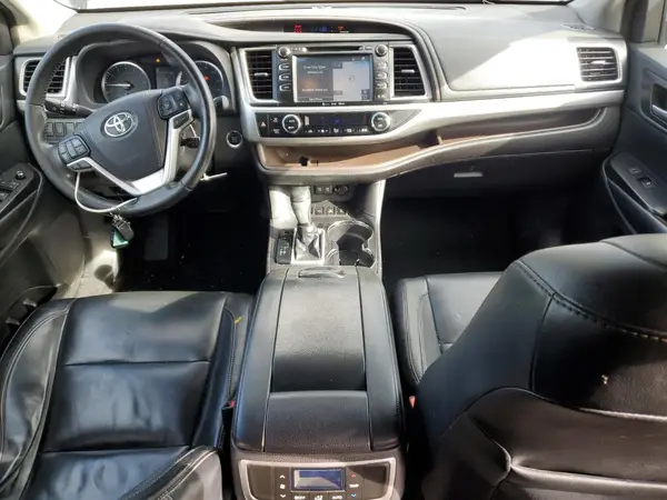5TDJZRFH4HS452389 2017 TOYOTA HIGHLANDER - Image 8