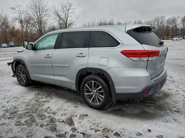 5TDJZRFH4HS454627 2017 TOYOTA HIGHLANDER - Image 2