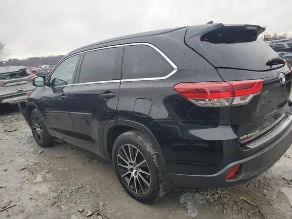 5TDJZRFH4HS456975 2017 TOYOTA HIGHLANDER - Image 2