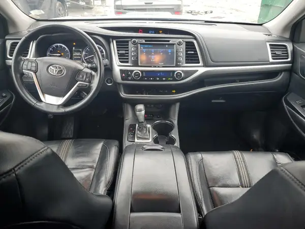 5TDJZRFH4HS456975 2017 TOYOTA HIGHLANDER - Image 8