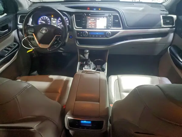5TDJZRFH4HS463313 2017 TOYOTA HIGHLANDER - Image 8
