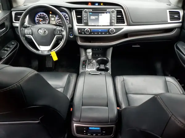 5TDJZRFH4HS463389 2017 TOYOTA HIGHLANDER - Image 8