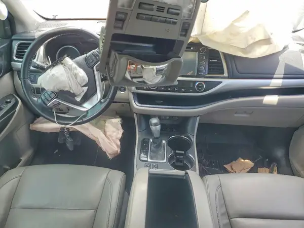 5TDJZRFH4HS465143 2017 TOYOTA HIGHLANDER - Image 8